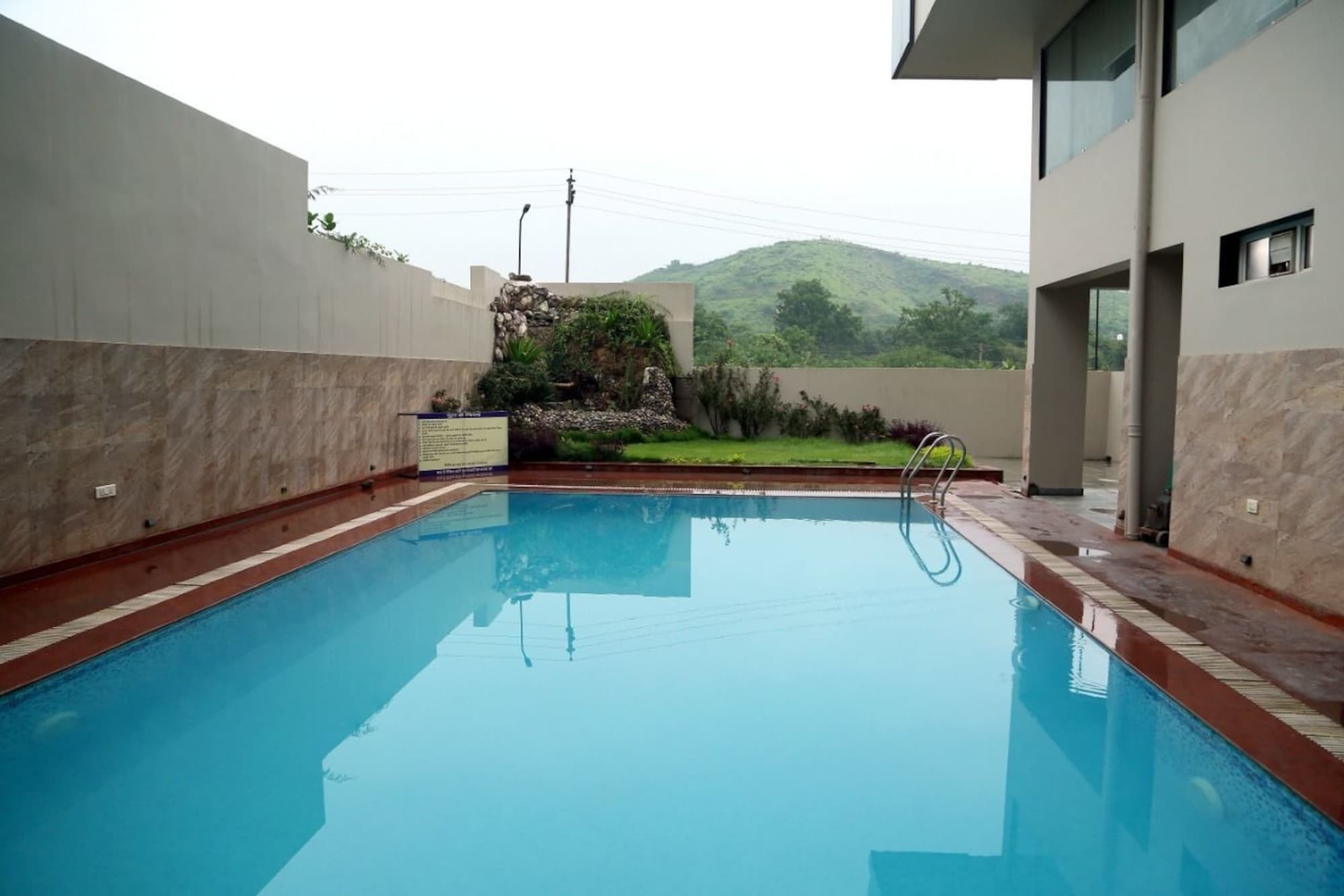 Tulip Le Grand Hotell Udaipur Exteriör bild