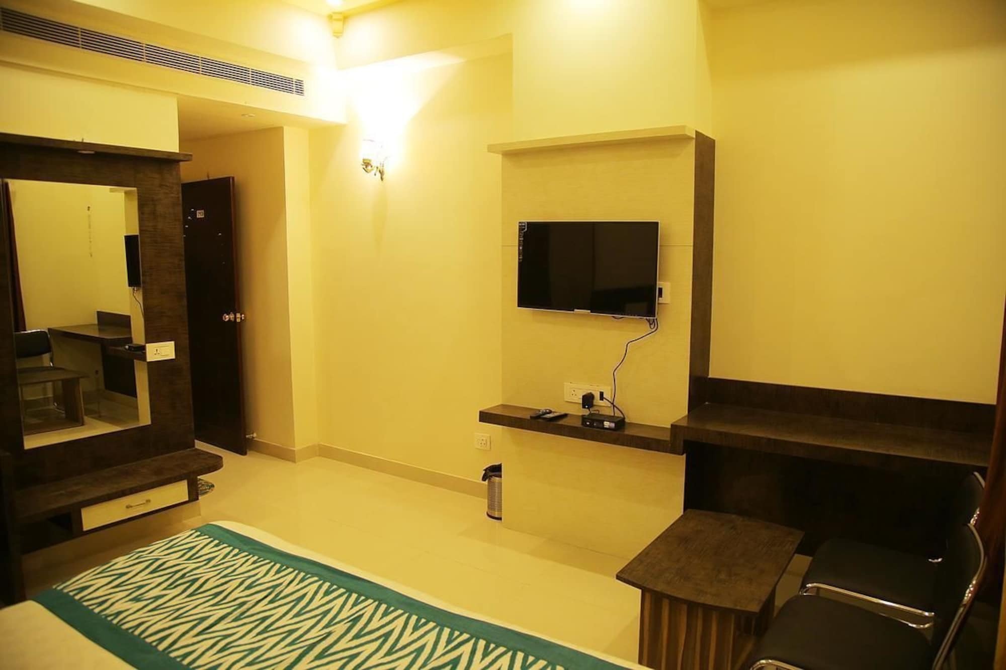 Tulip Le Grand Hotell Udaipur Exteriör bild