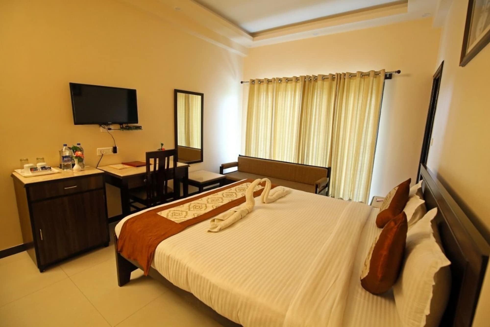 Tulip Le Grand Hotell Udaipur Exteriör bild