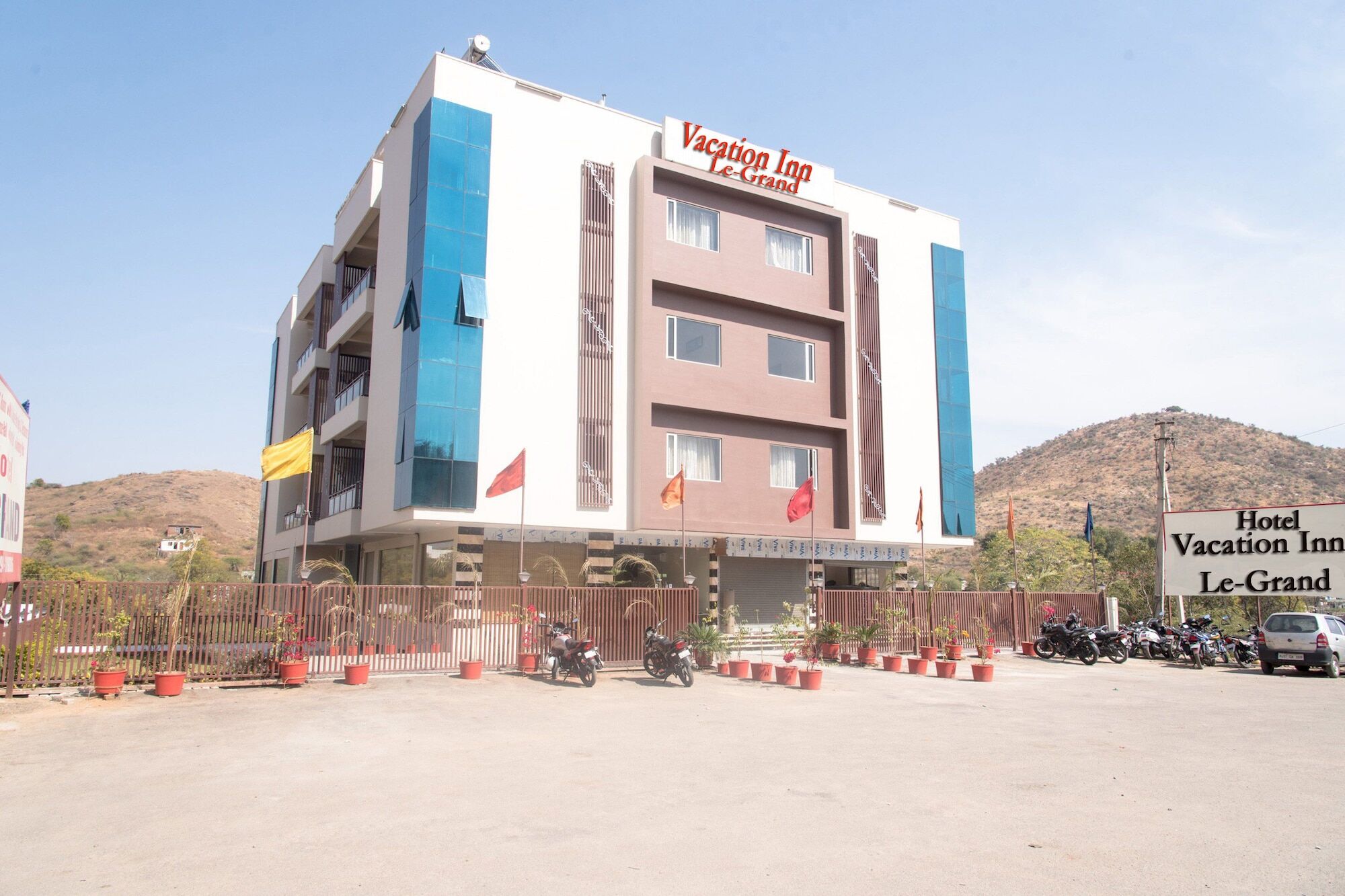 Tulip Le Grand Hotell Udaipur Exteriör bild